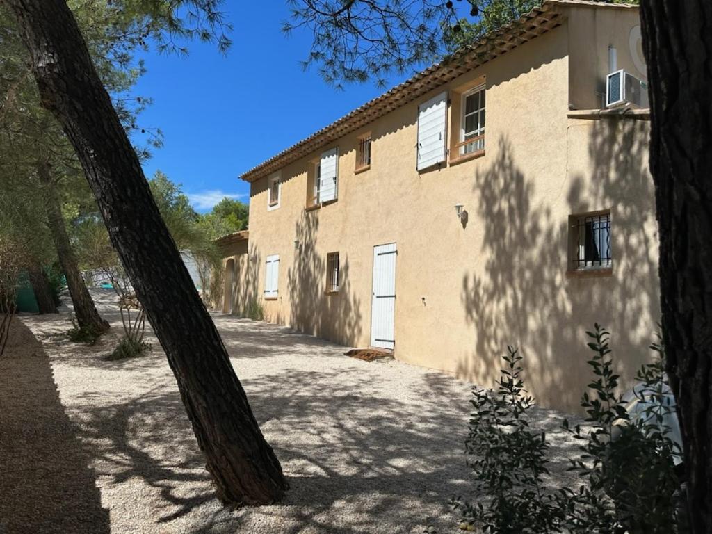 Villa Au Pied De La Sainte Victoire Puyloubier Εξωτερικό φωτογραφία